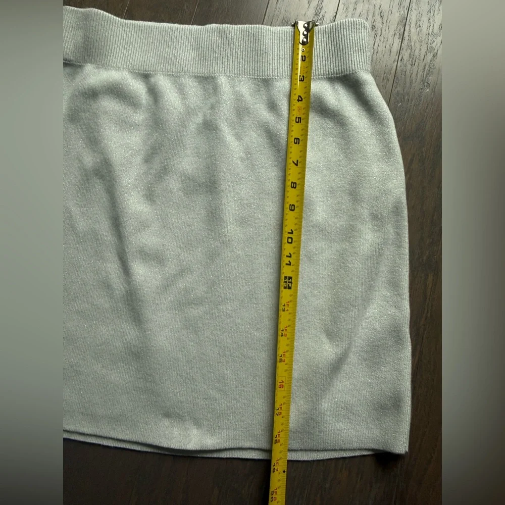 Banana Republic Shine Mini Sweater Skirt Size Small Silver Pull On Knit